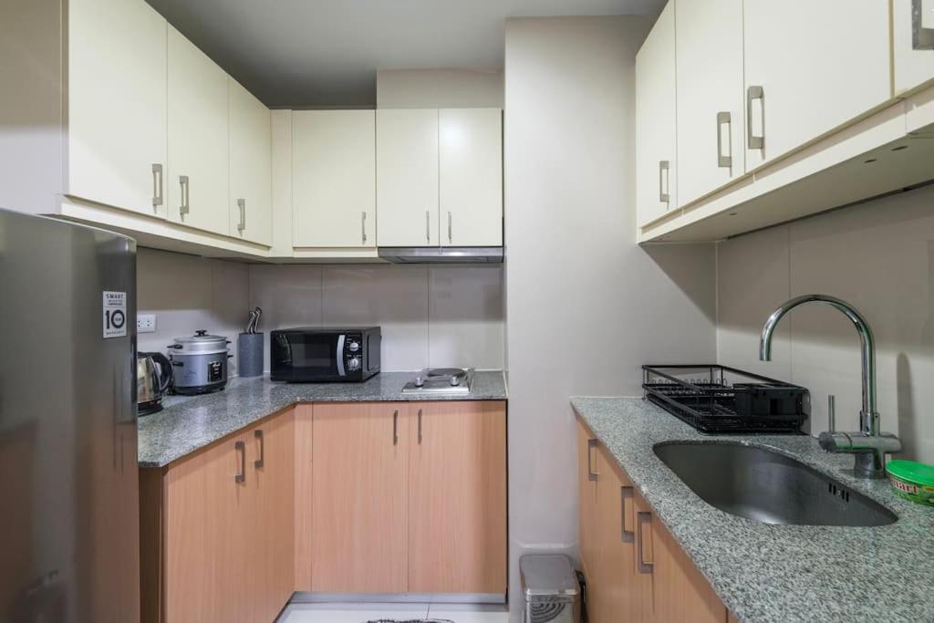 StayHere The Florence Luxe 1BR Near Venice Mall view 2