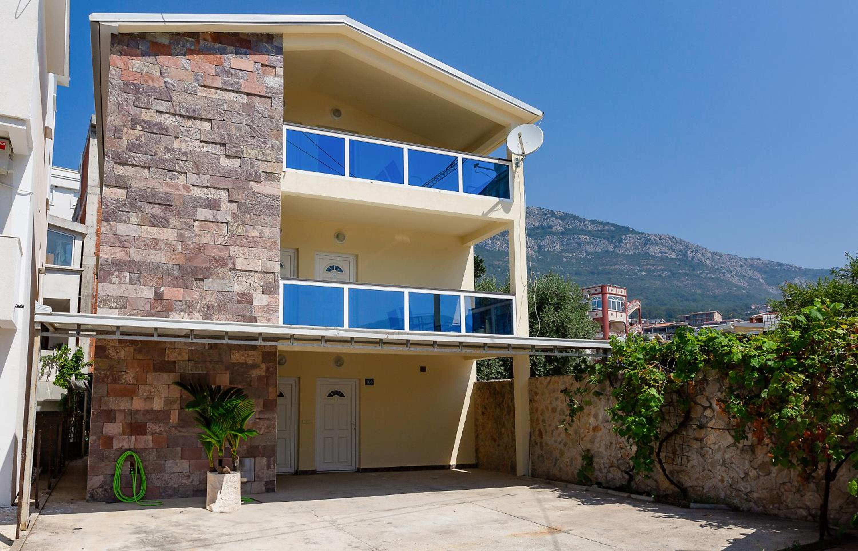 Shanti apartments