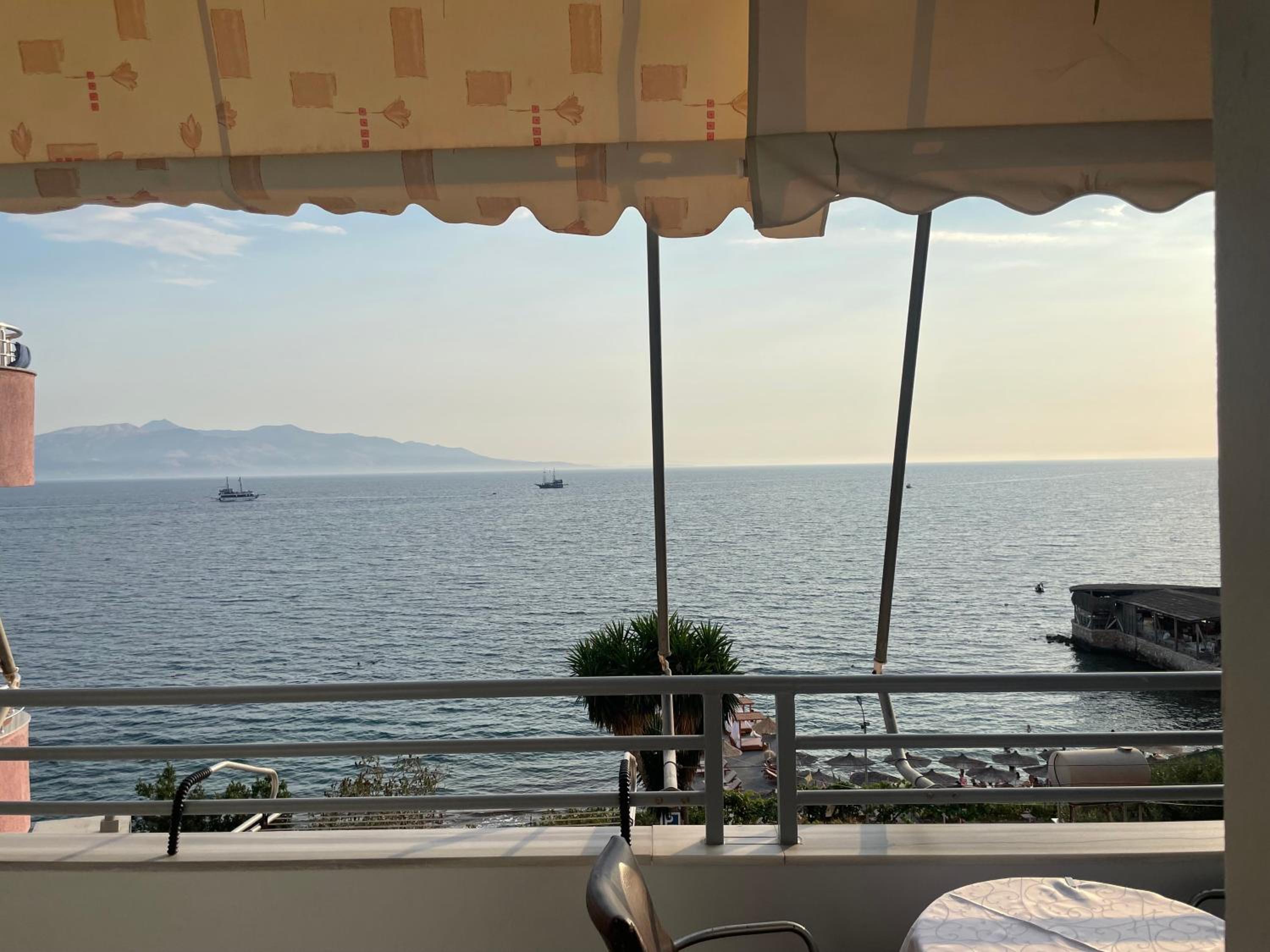 Blue Horizon Apartment