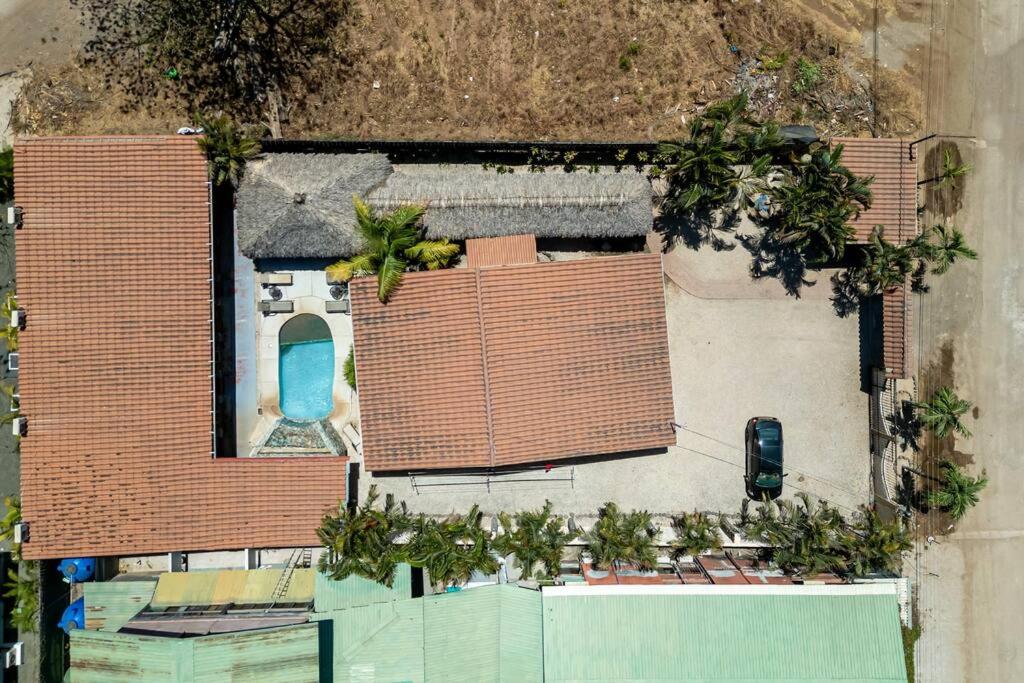 Cozy Beachside Studio with Pool and Free WiFi