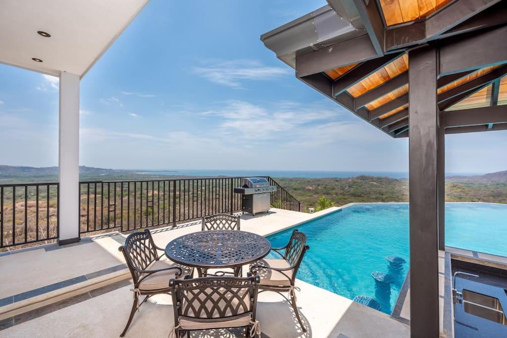 Luxurious Mountaintop Retreat with Ocean Views
