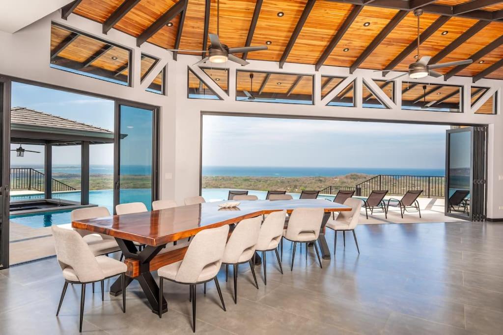 Luxurious Mountaintop Retreat with Ocean Views