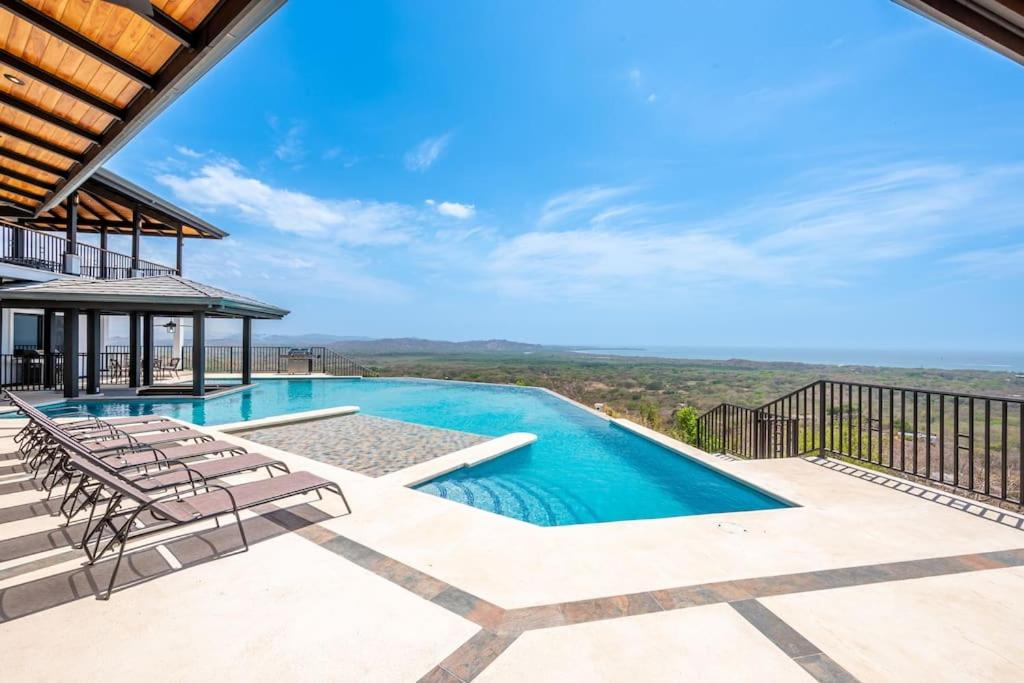 Luxurious Mountaintop Retreat with Ocean Views