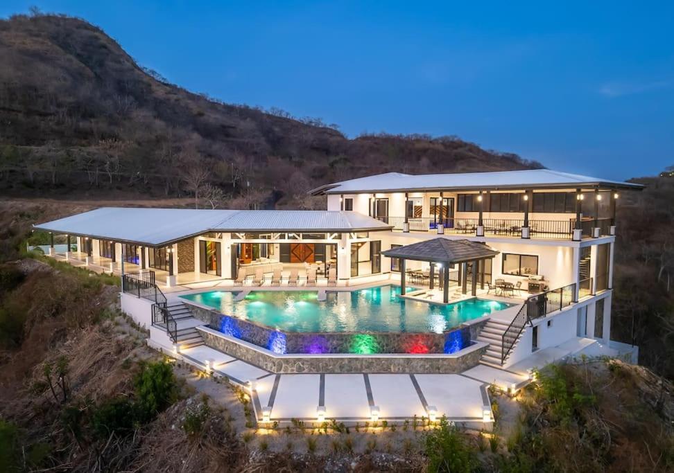 Luxurious Mountaintop Retreat with Ocean Views