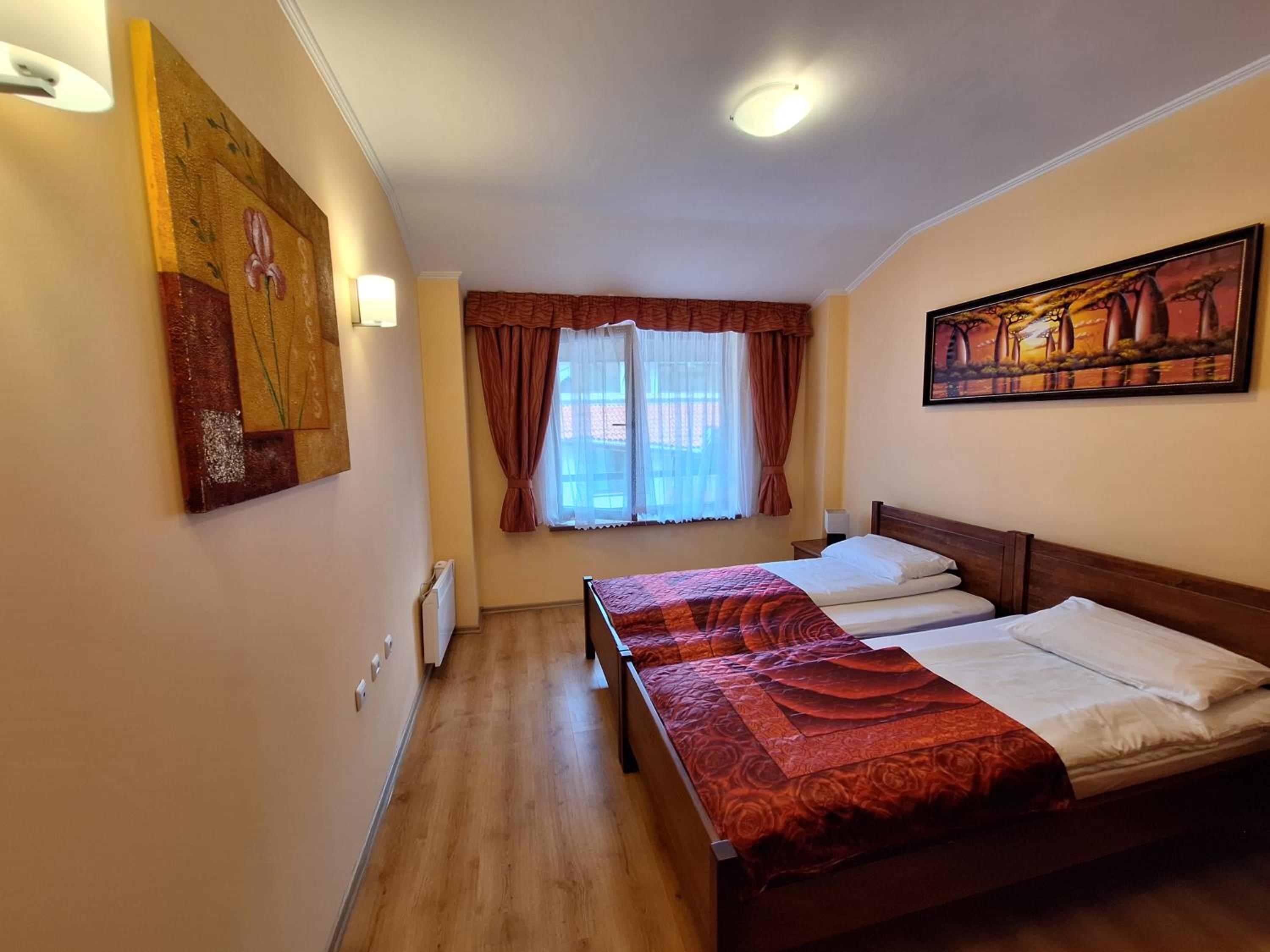 SNOW PEAK TODORKA AND VIHREN APARTAMENT /NEXT TO THE LIFT/ 7 PERSONS/