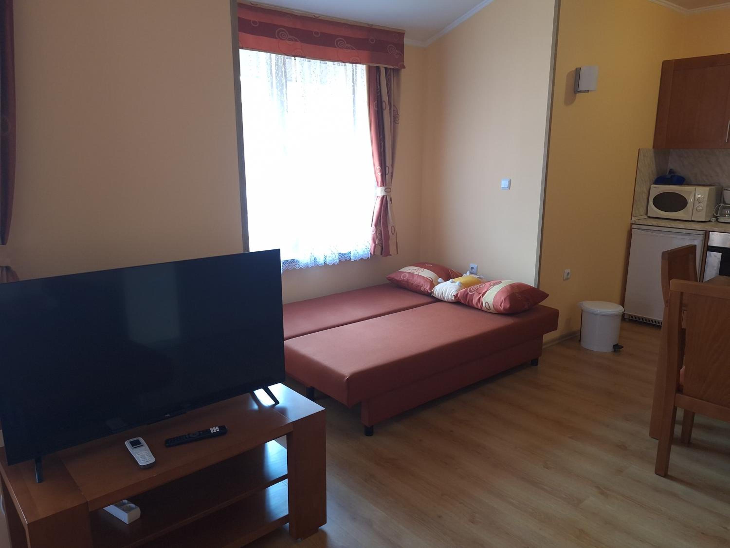 SNOW PEAK TODORKA AND VIHREN APARTAMENT /NEXT TO THE LIFT/ 7 PERSONS/