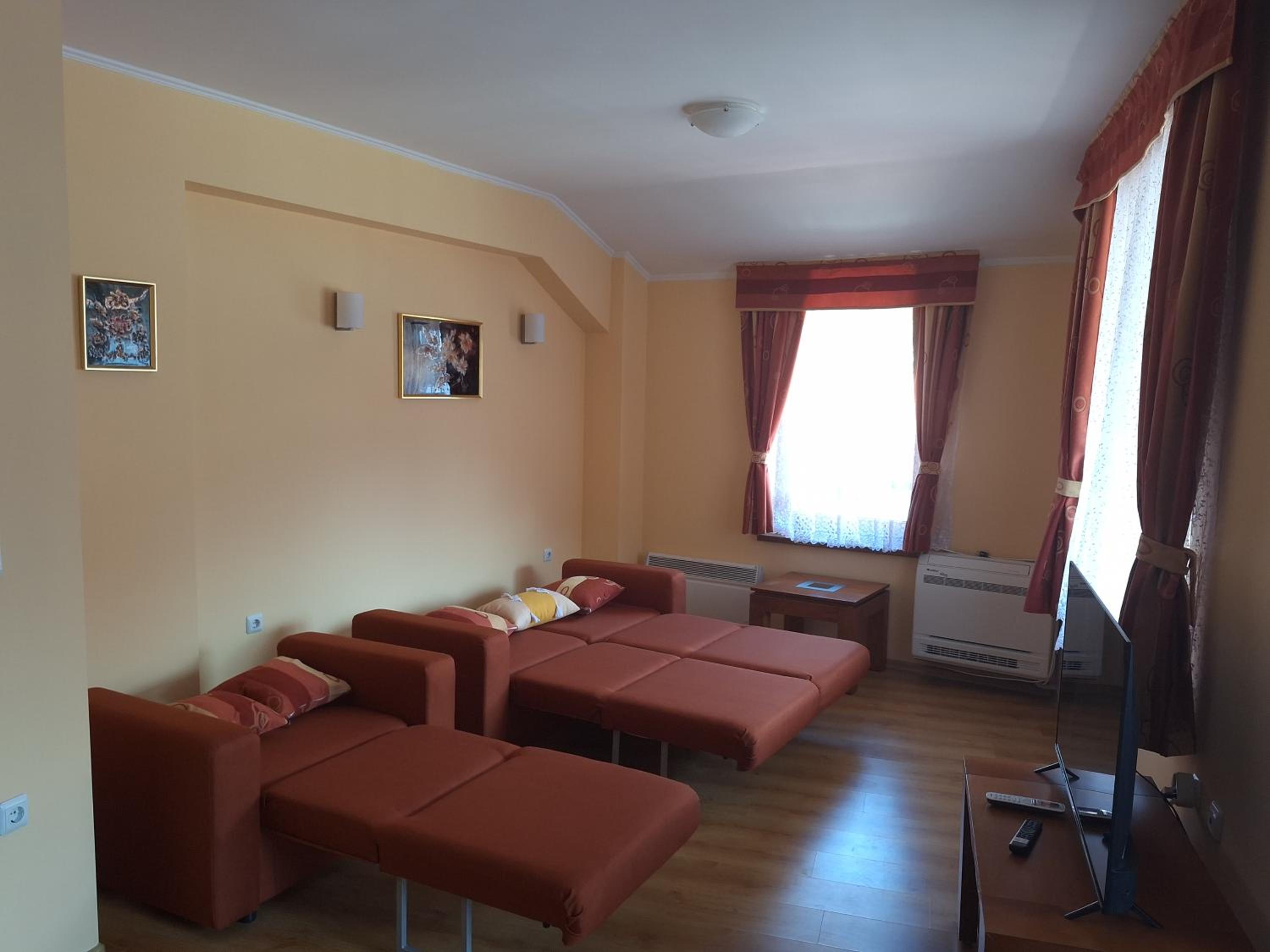 SNOW PEAK TODORKA AND VIHREN APARTAMENT /NEXT TO THE LIFT/ 7 PERSONS/