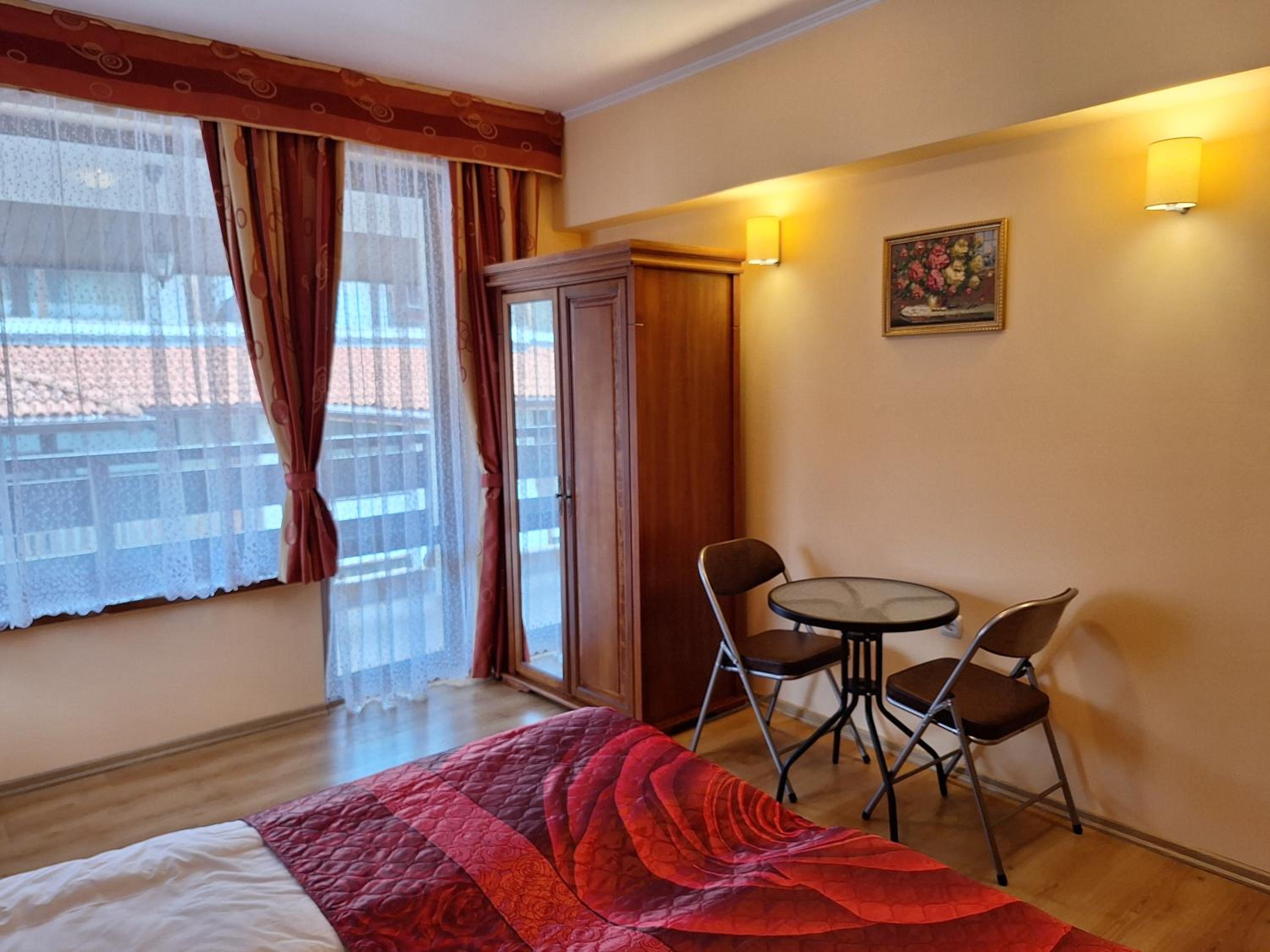 SNOW PEAK TODORKA AND VIHREN APARTAMENT /NEXT TO THE LIFT/ 7 PERSONS/