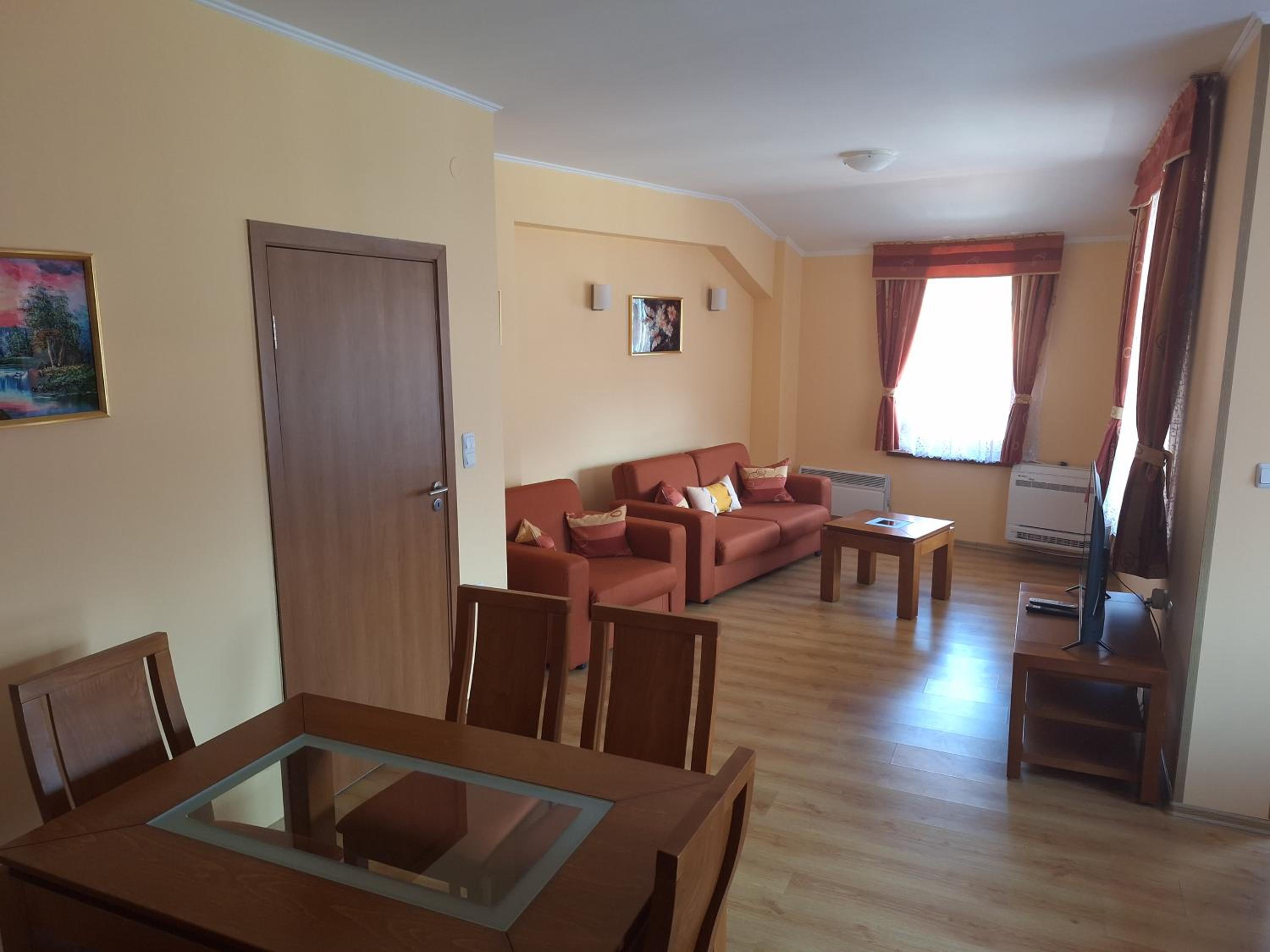 SNOW PEAK TODORKA AND VIHREN APARTAMENT /NEXT TO THE LIFT/ 7 PERSONS/