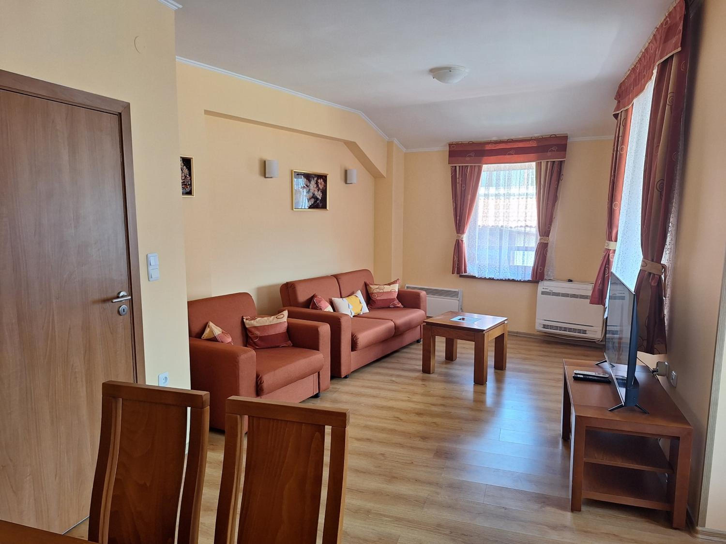 SNOW PEAK TODORKA AND VIHREN APARTAMENT /NEXT TO THE LIFT/ 7 PERSONS/