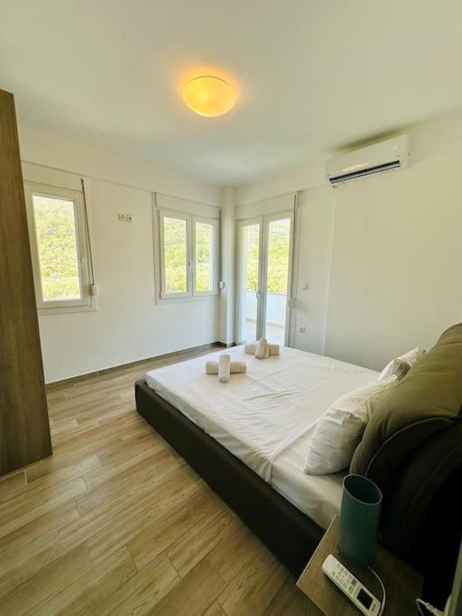 Olive Deluxe Villa Golden beach view 5