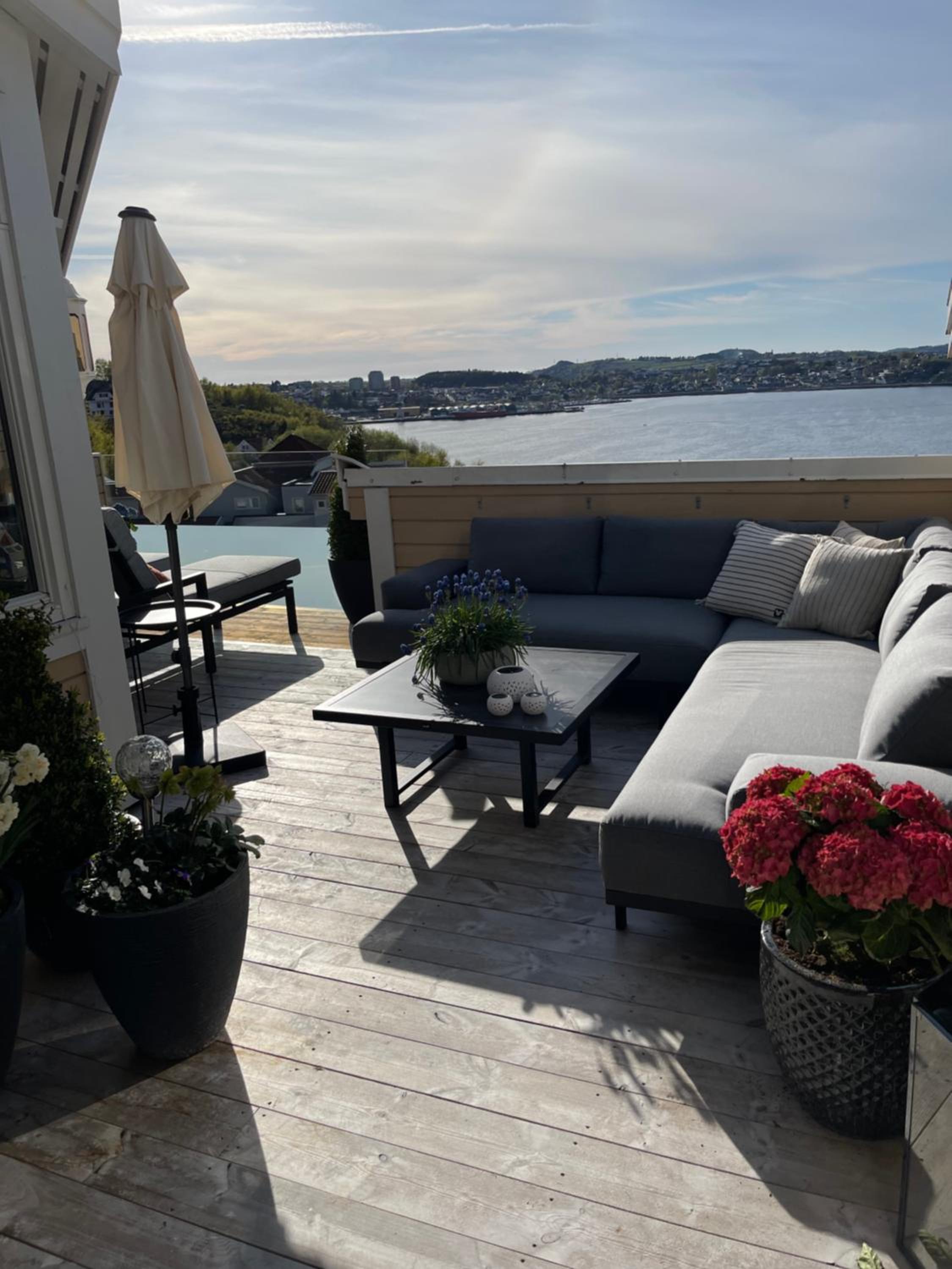 Flott leilighet med topp utsikt view 5