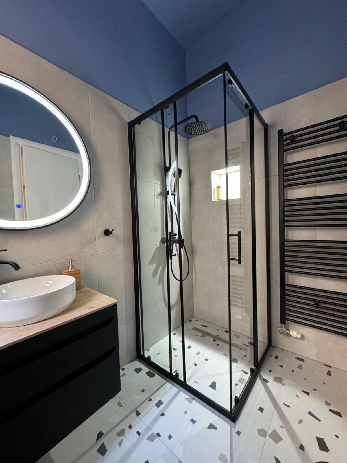 Apartman A in the heart of Ferhadija - Parking available