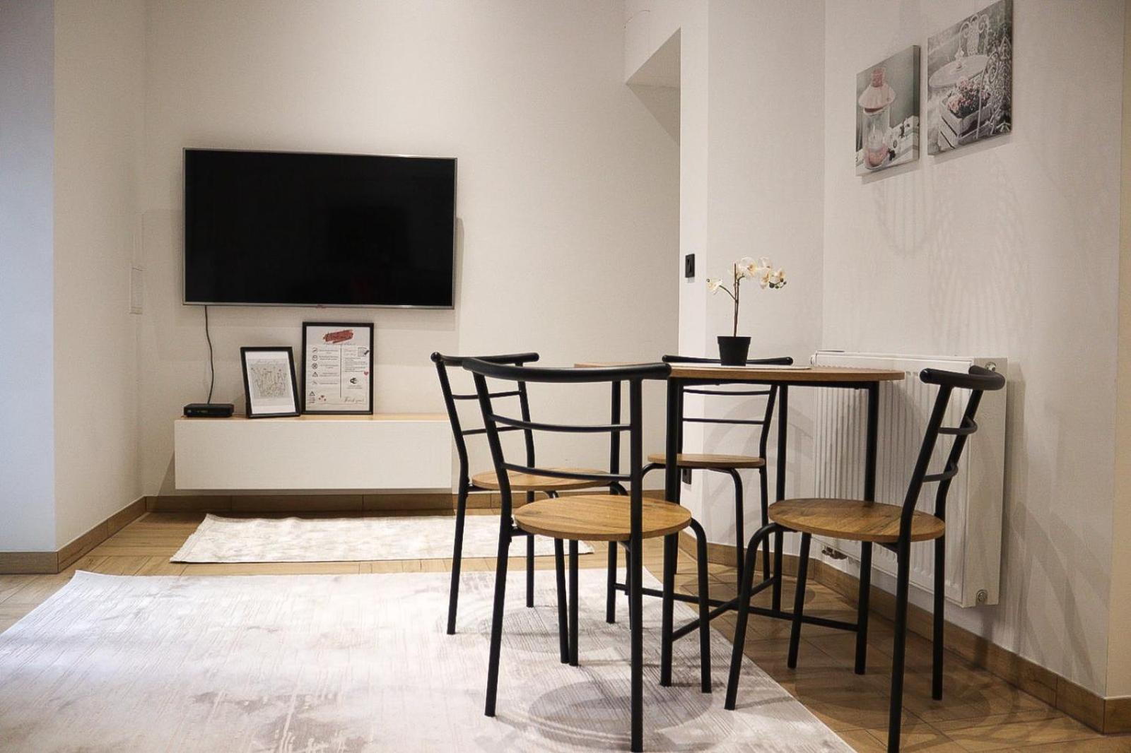 Apartman A in the heart of Ferhadija - Parking available