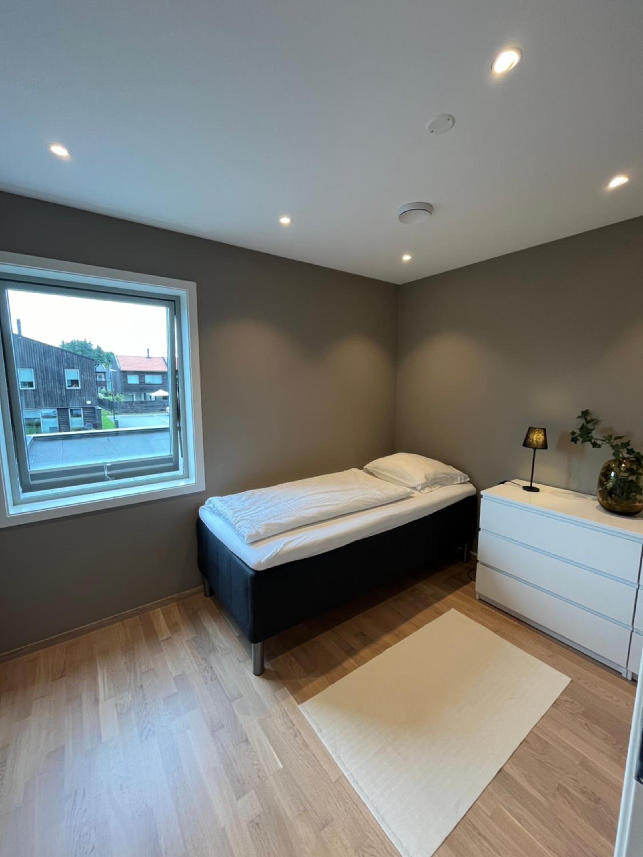 Modern 3 bedroom house with garden and free parking for rent in Stavanger during ONS Close to the airport view 5