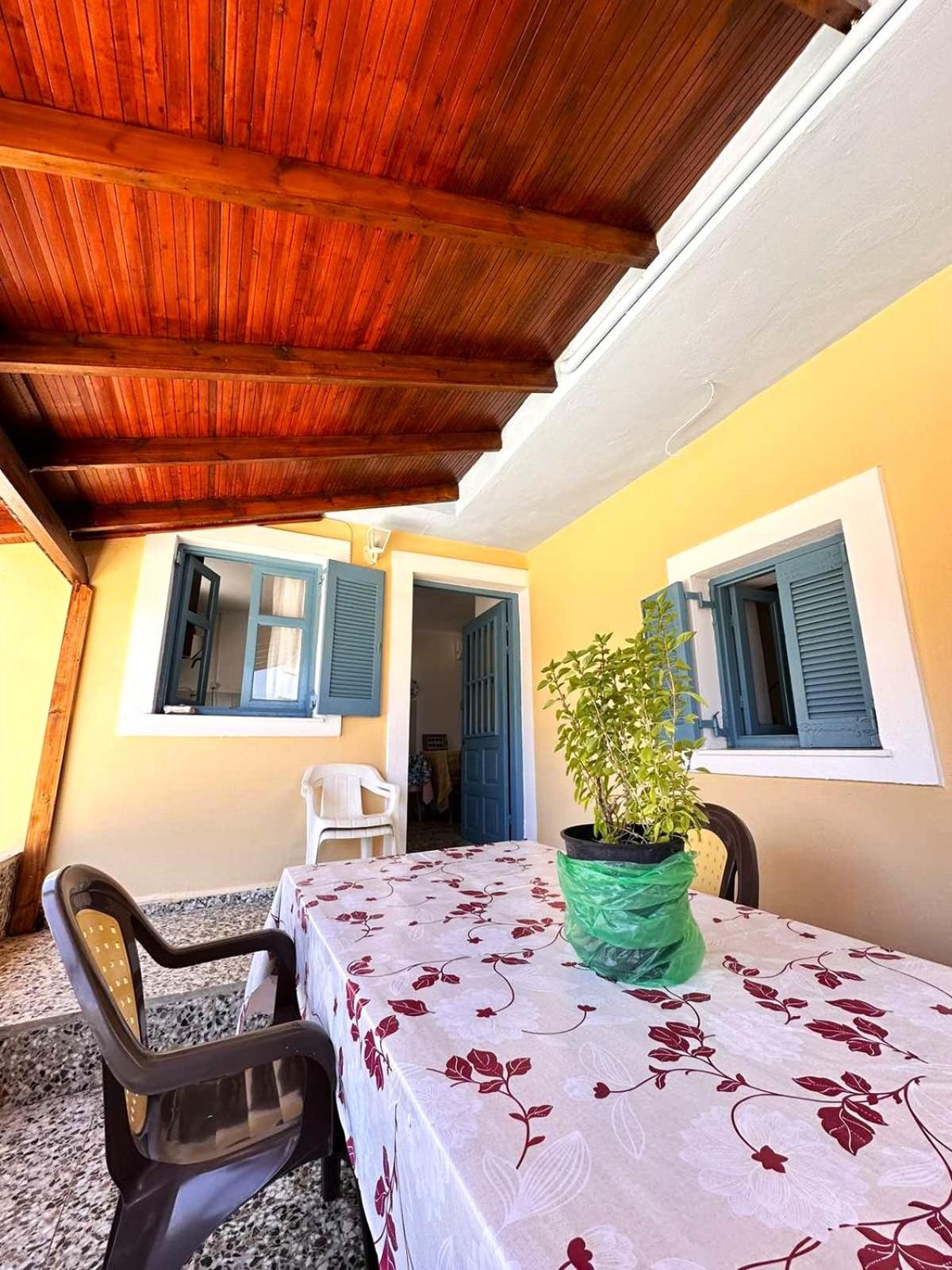 Amοopi Beach Country House