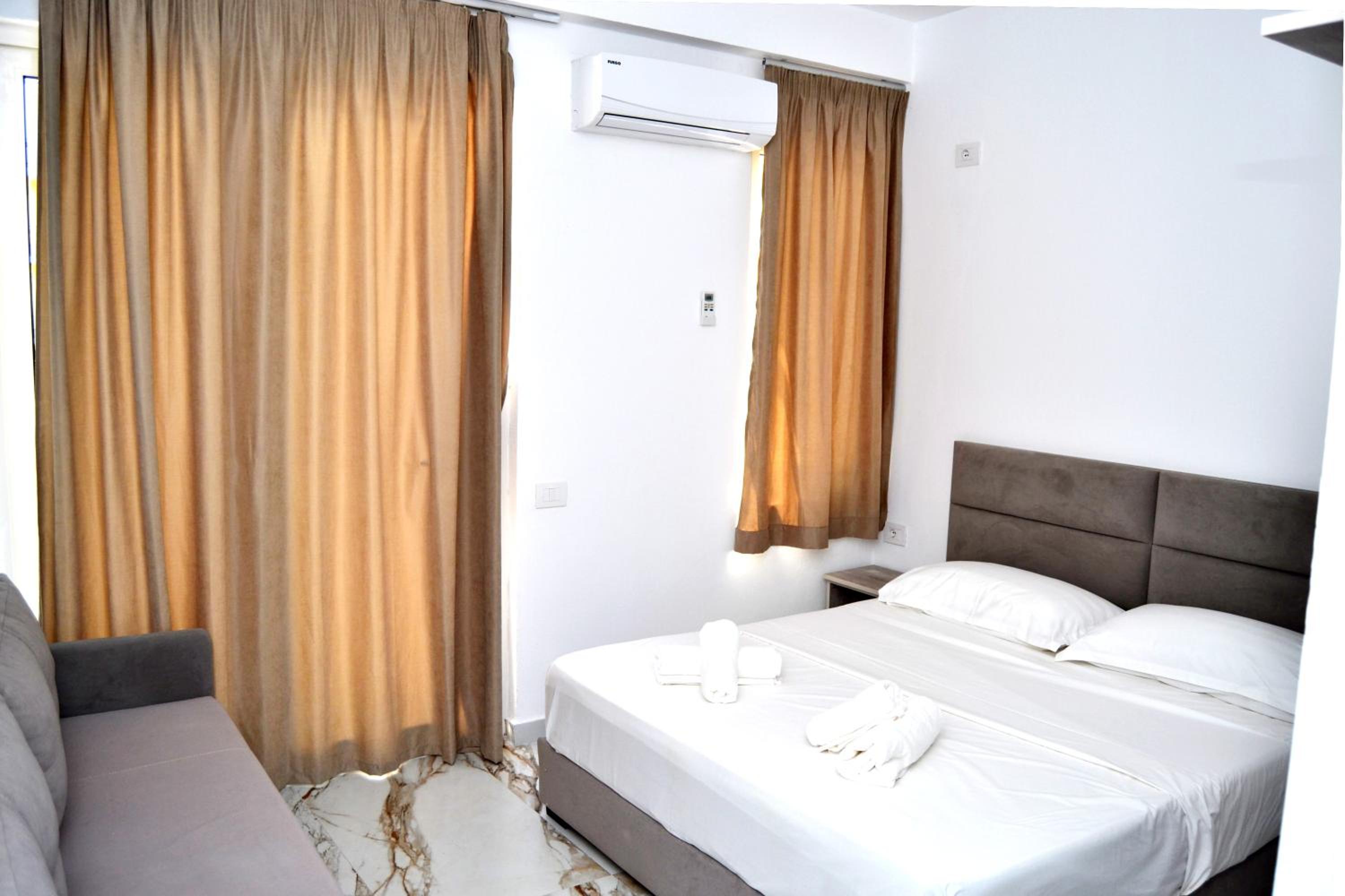 Star Hotel & Restaurant