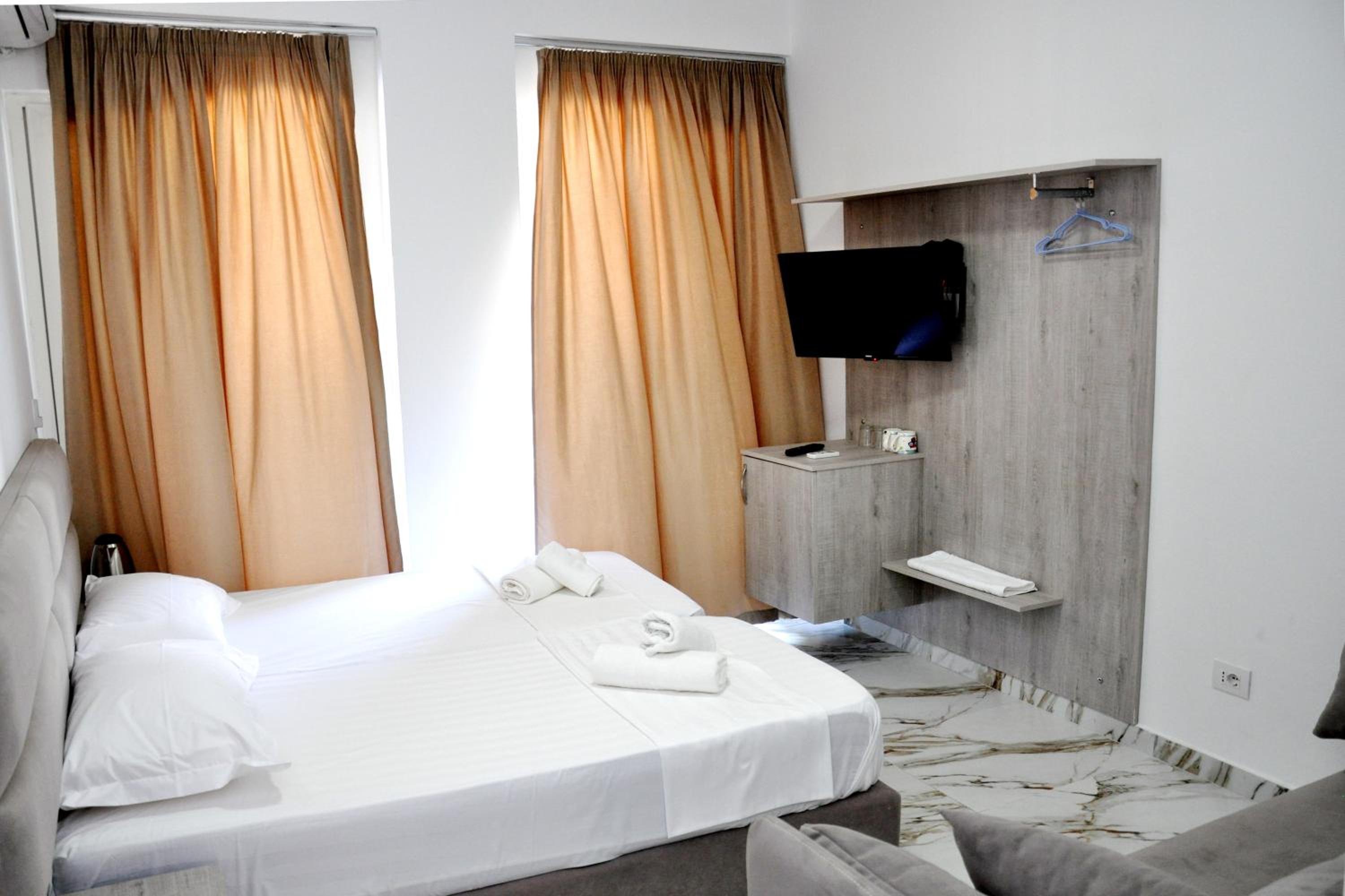 Star Hotel & Restaurant