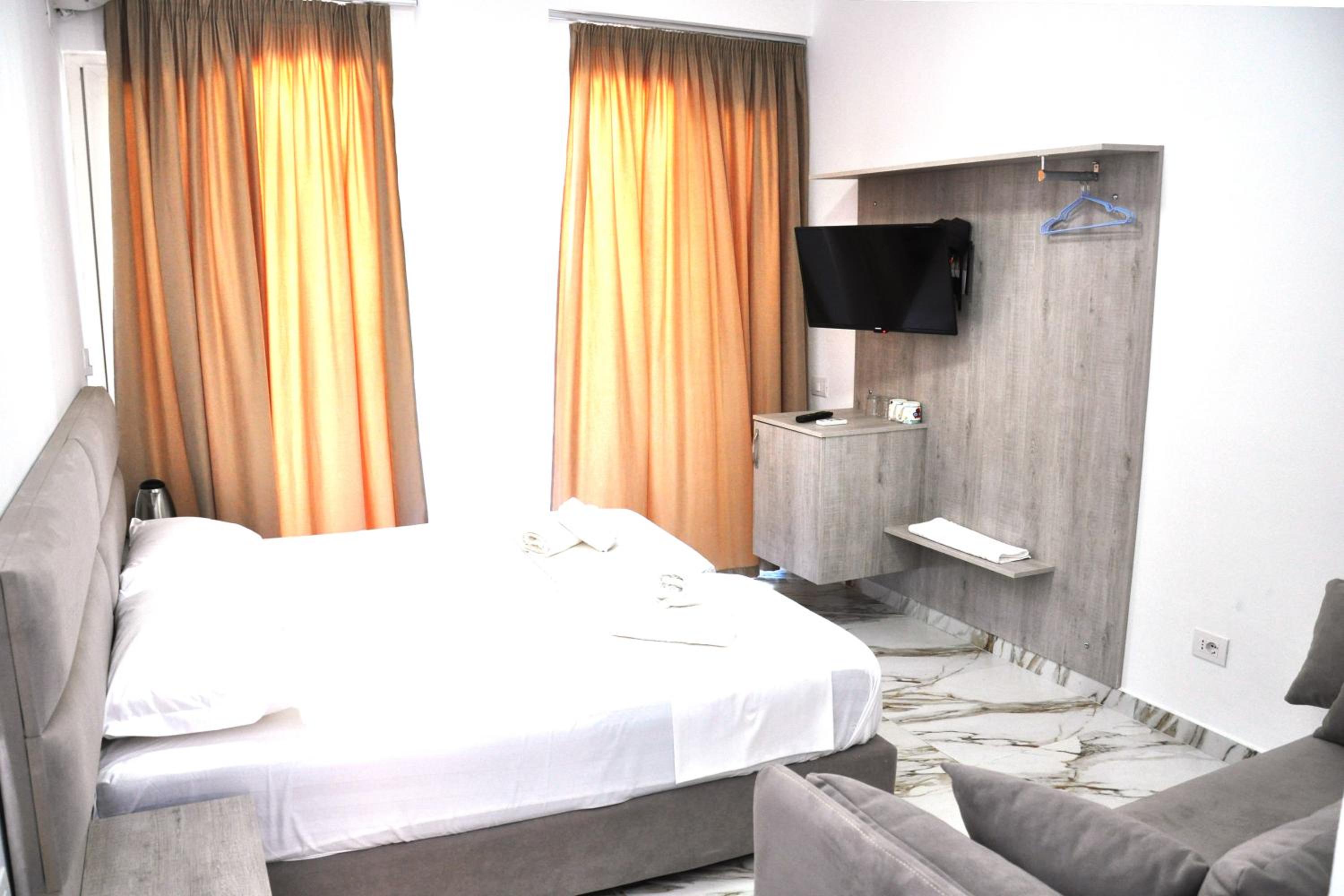 Star Hotel & Restaurant