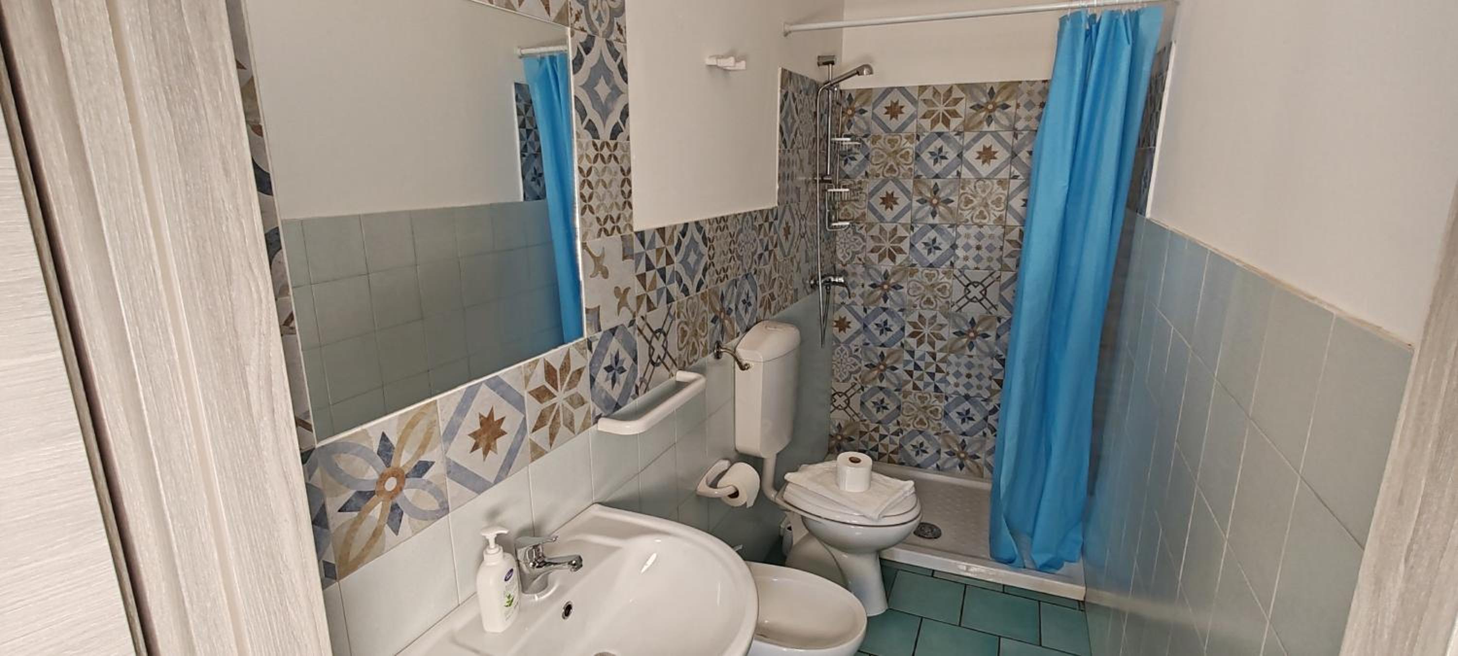 SMART Room en Torre San Giovanni — bathroom