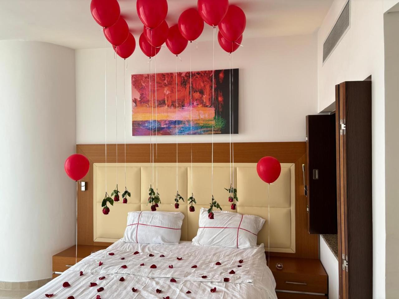 برج رافالAprivate apartment in Rafal residential tower north or south view