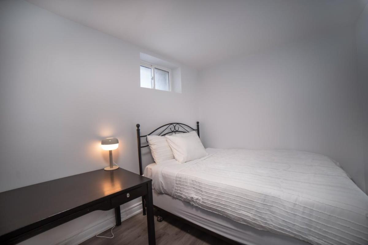 Scugog Lakeside Retreat w Outdoor Dome & Hot Tub