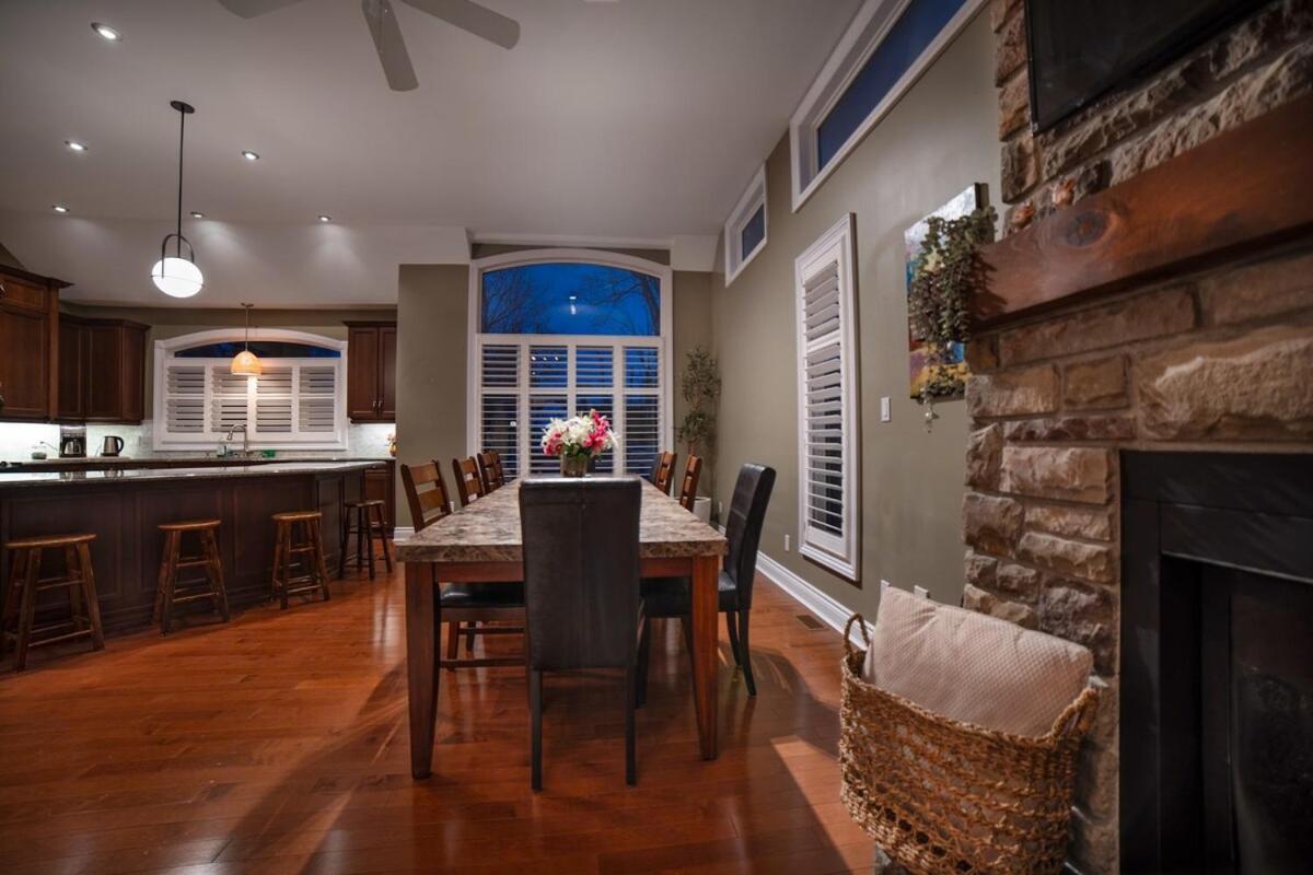 Scugog Lakeside Retreat w Outdoor Dome & Hot Tub