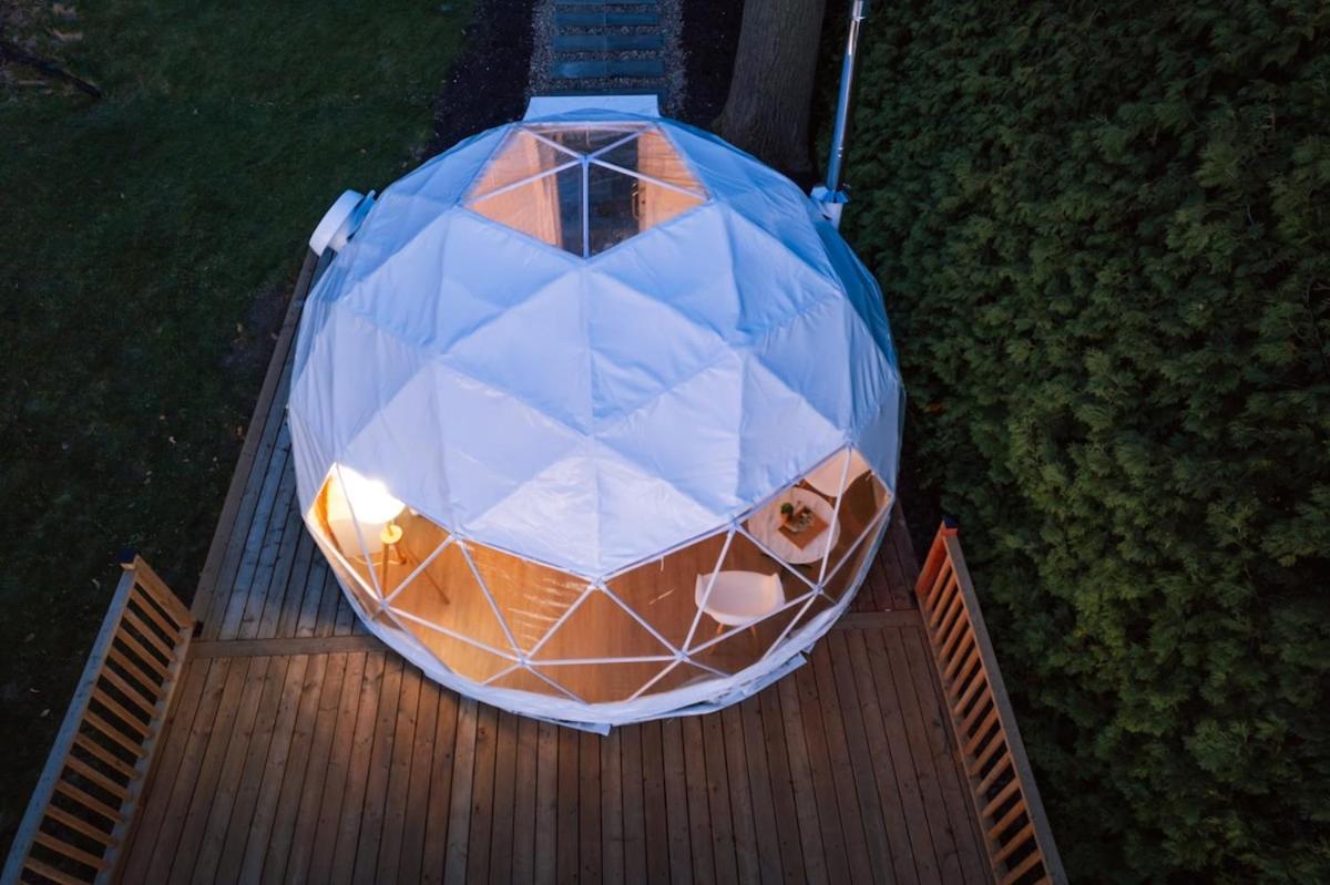 Scugog Lakeside Retreat w Outdoor Dome & Hot Tub