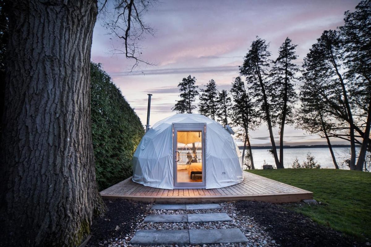 Scugog Lakeside Retreat w Outdoor Dome & Hot Tub