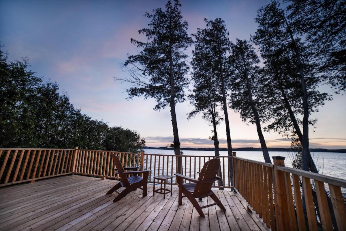 Scugog Lakeside Retreat w Outdoor Dome & Hot Tub