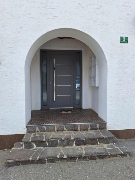 sonnige Ferienwohnung mit Balkon