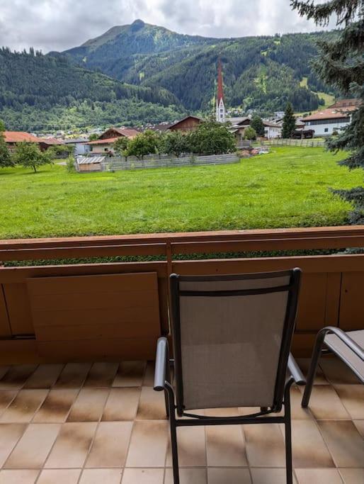 sonnige Ferienwohnung mit Balkon