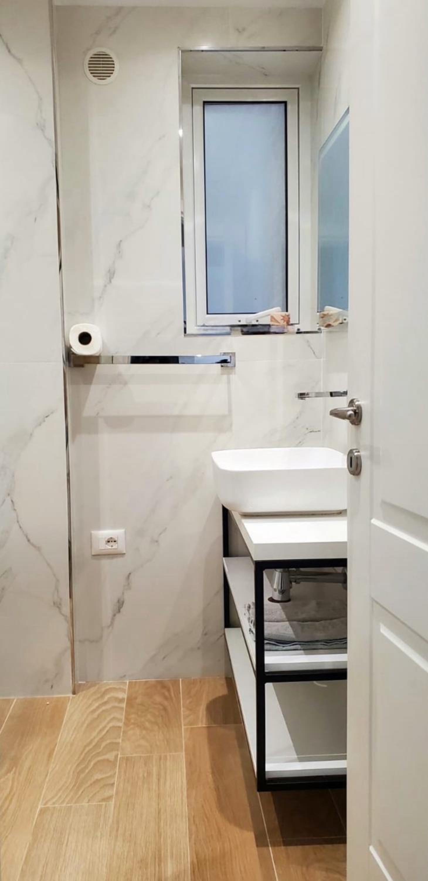 Aura Home