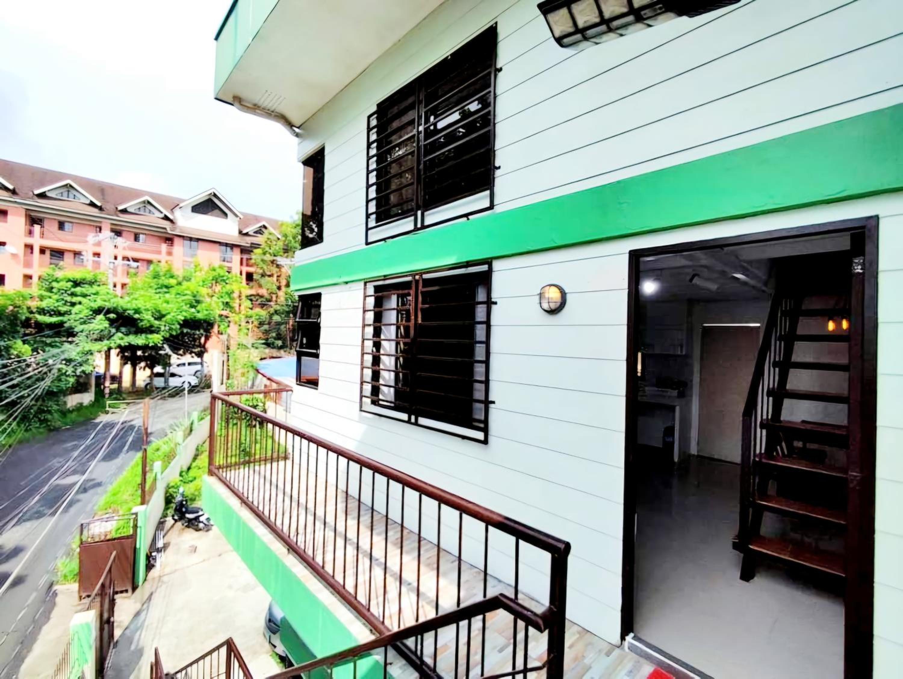 Tagaytay Green Cabin Staycation Free Parking Over 8pax Public Transport Accessible 0201 view 3