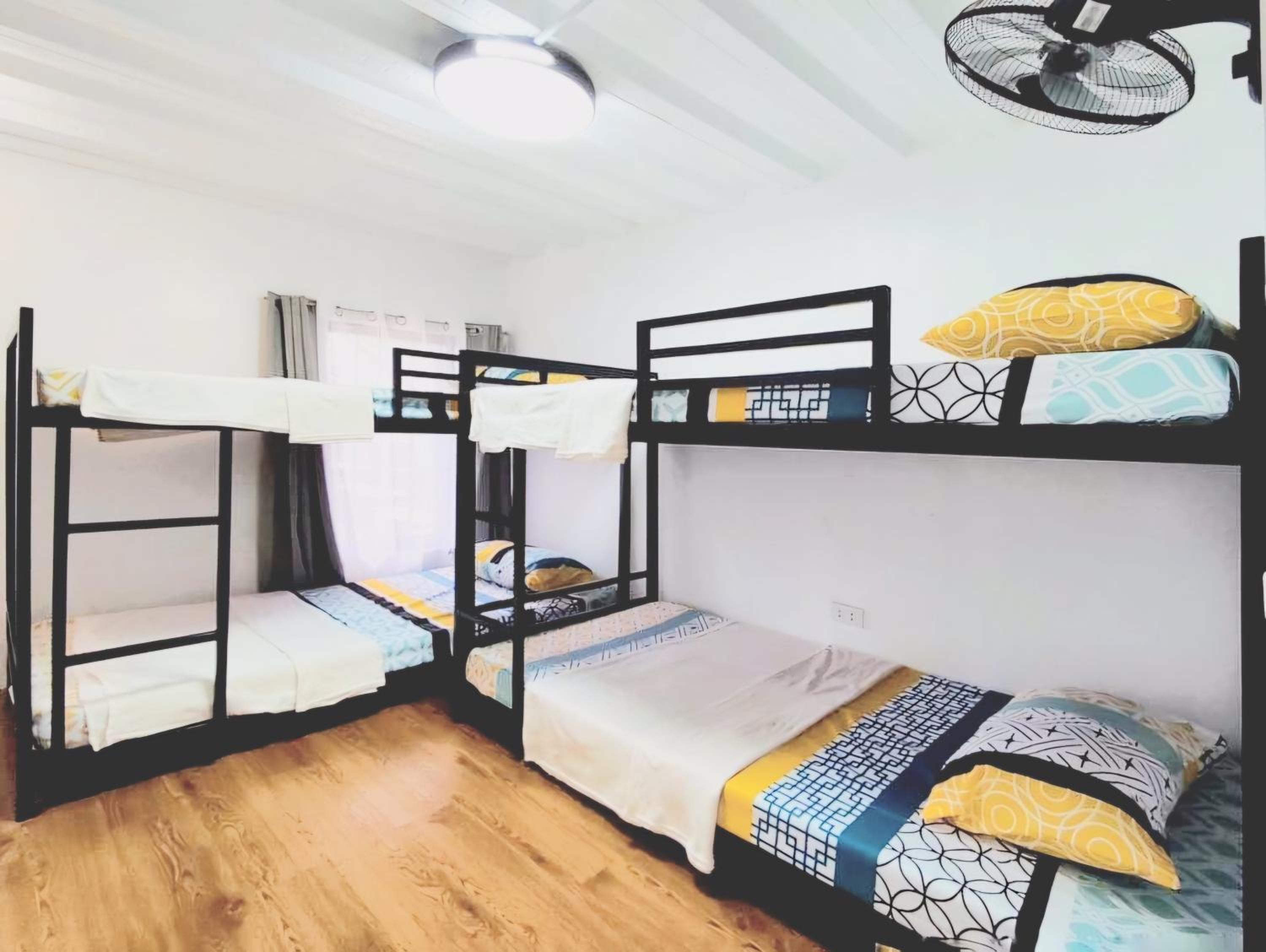 Tagaytay Green Cabin Staycation Free Parking Over10pax Public Transport Accessible 0101 view 4