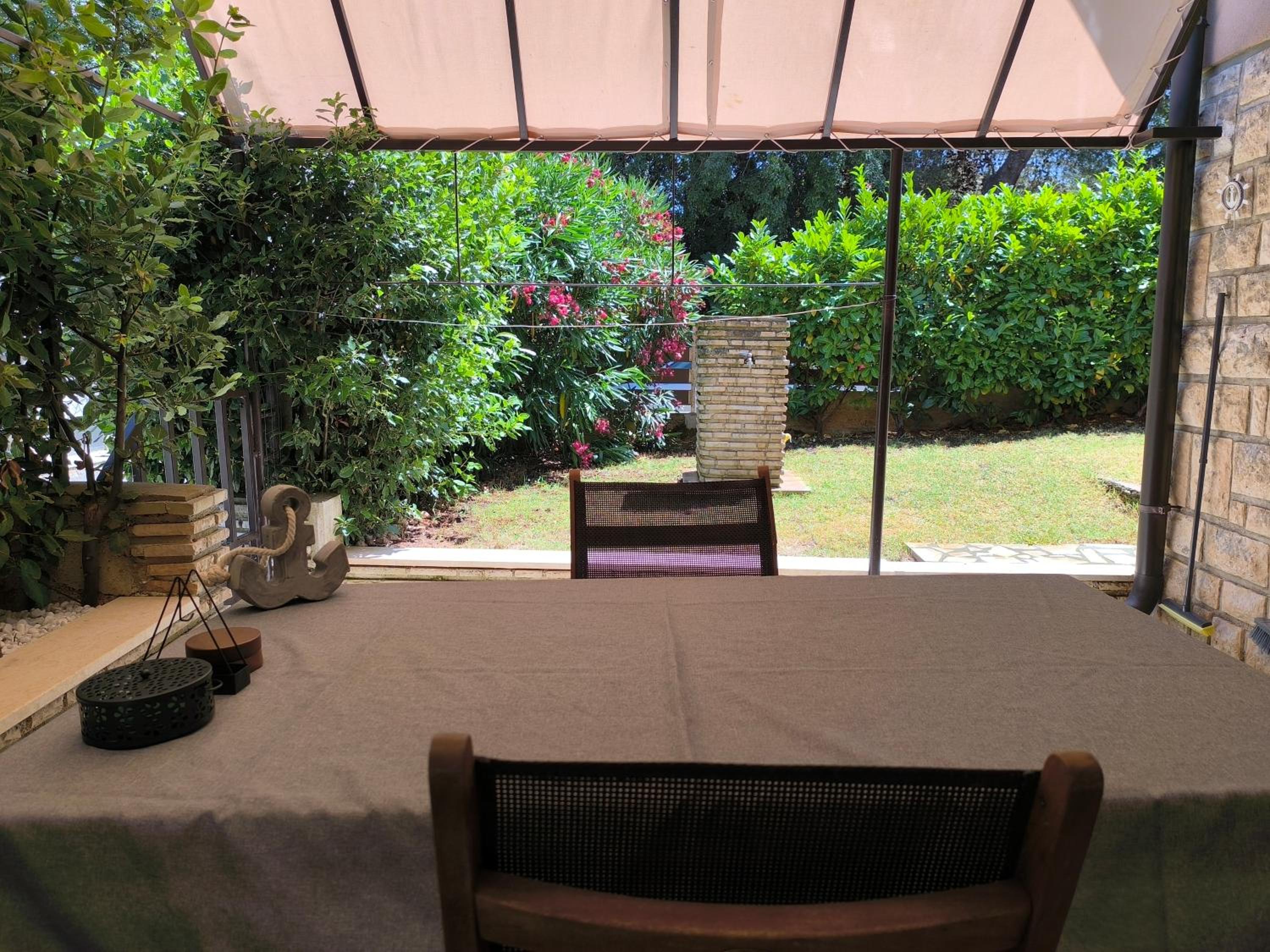 Little gem view 4