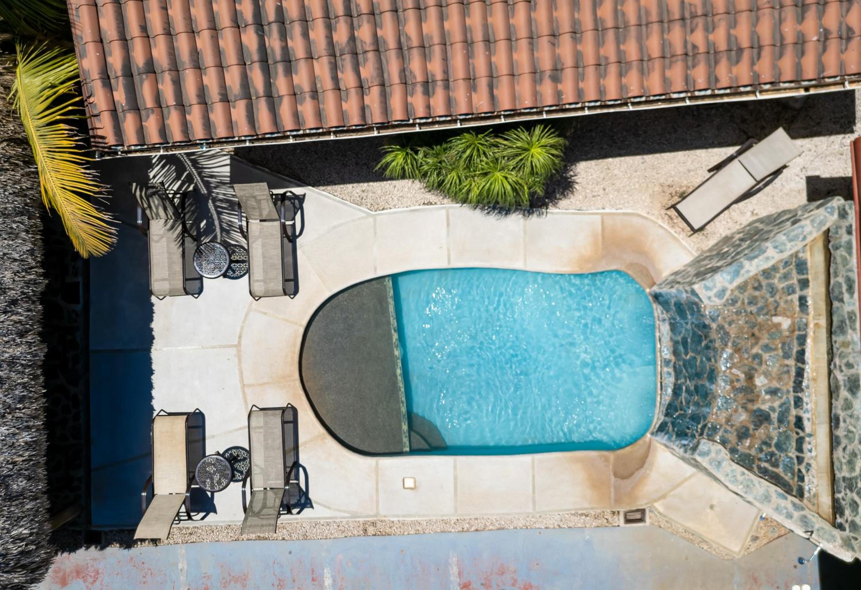 Charming Studio with Pool & Beach Access