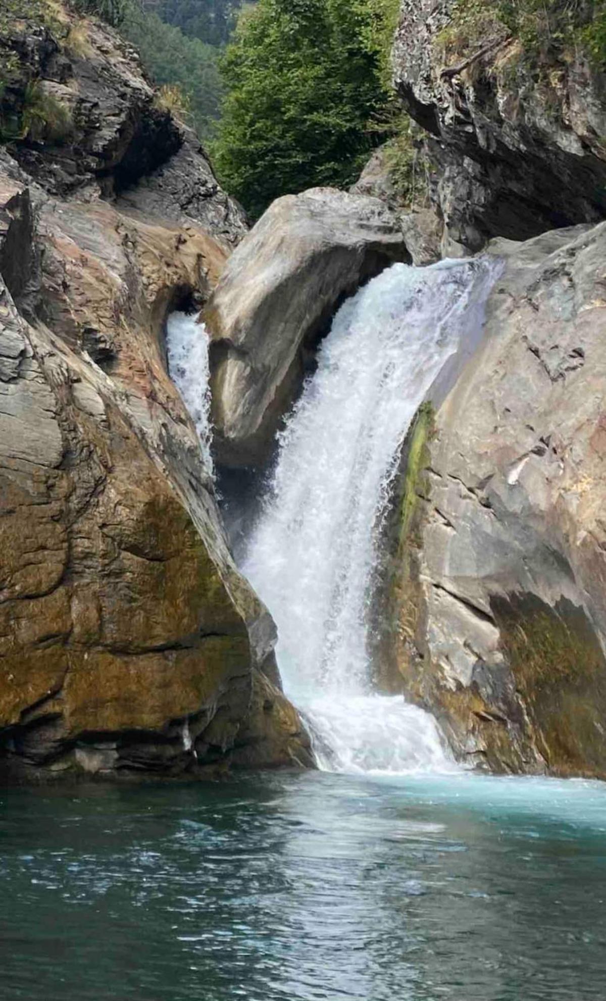 Waterfall House - retreat, swim, bike, hike and ski
