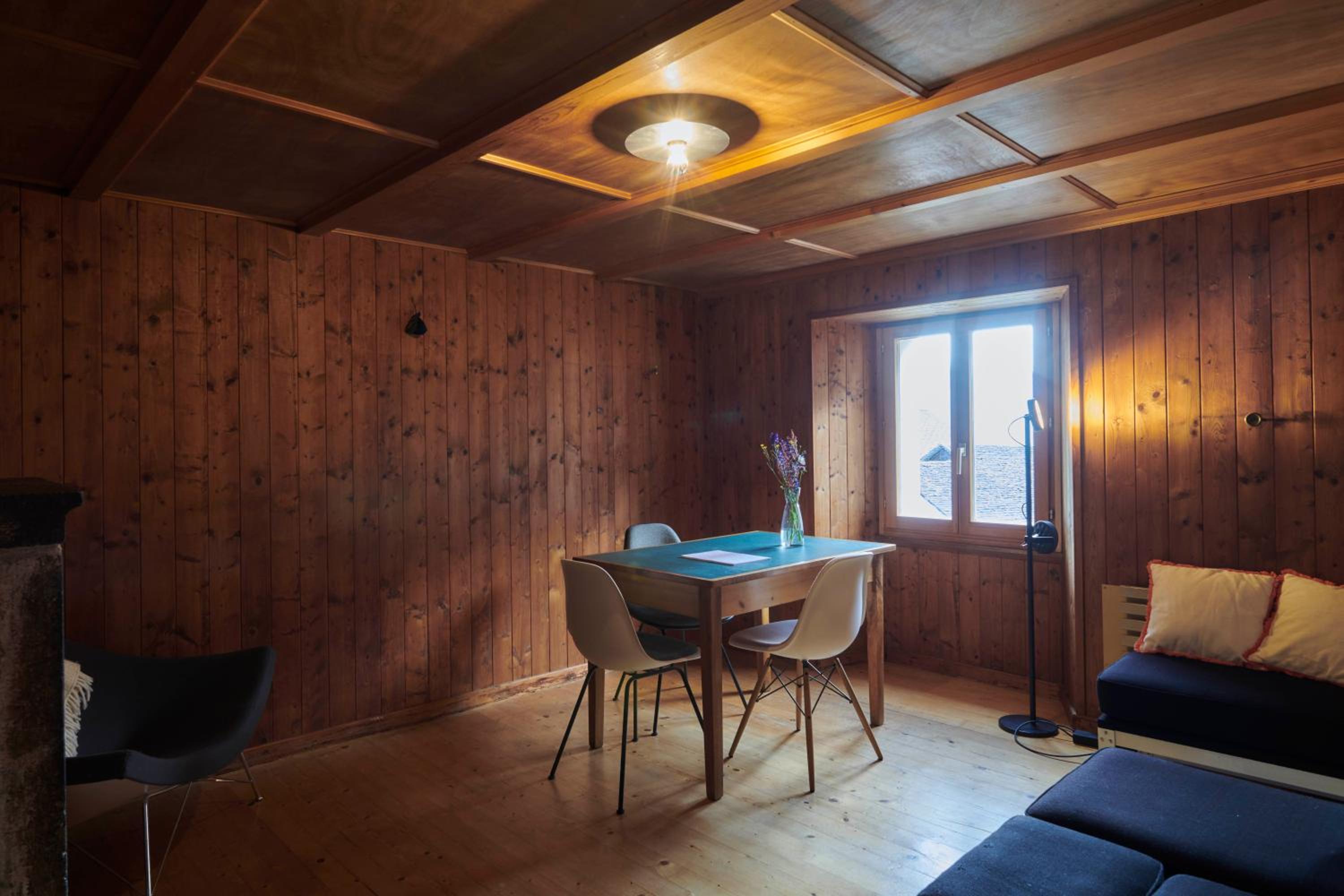 Waterfall House - retreat, swim, bike, hike and ski