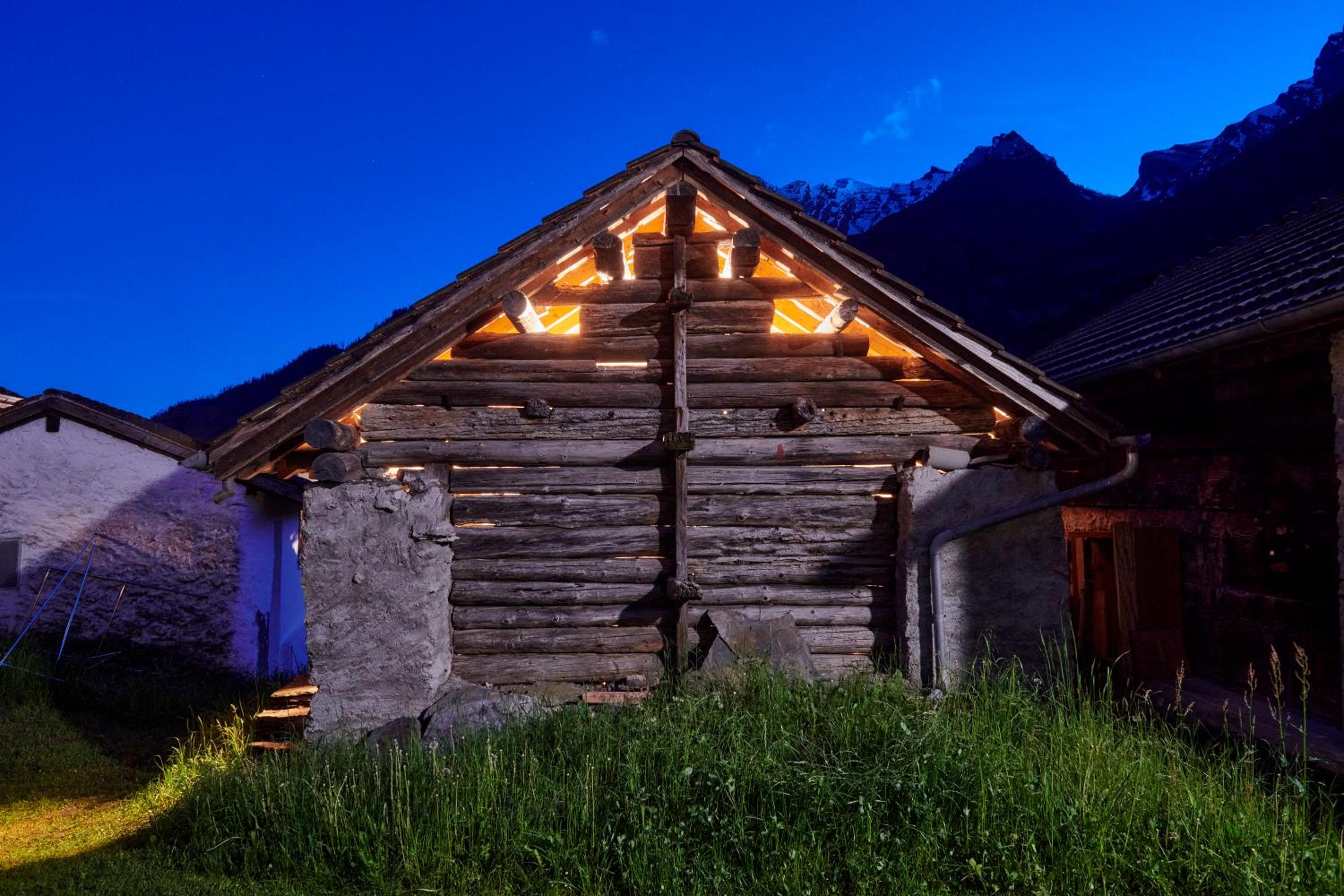 Waterfall House - retreat, swim, bike, hike and ski