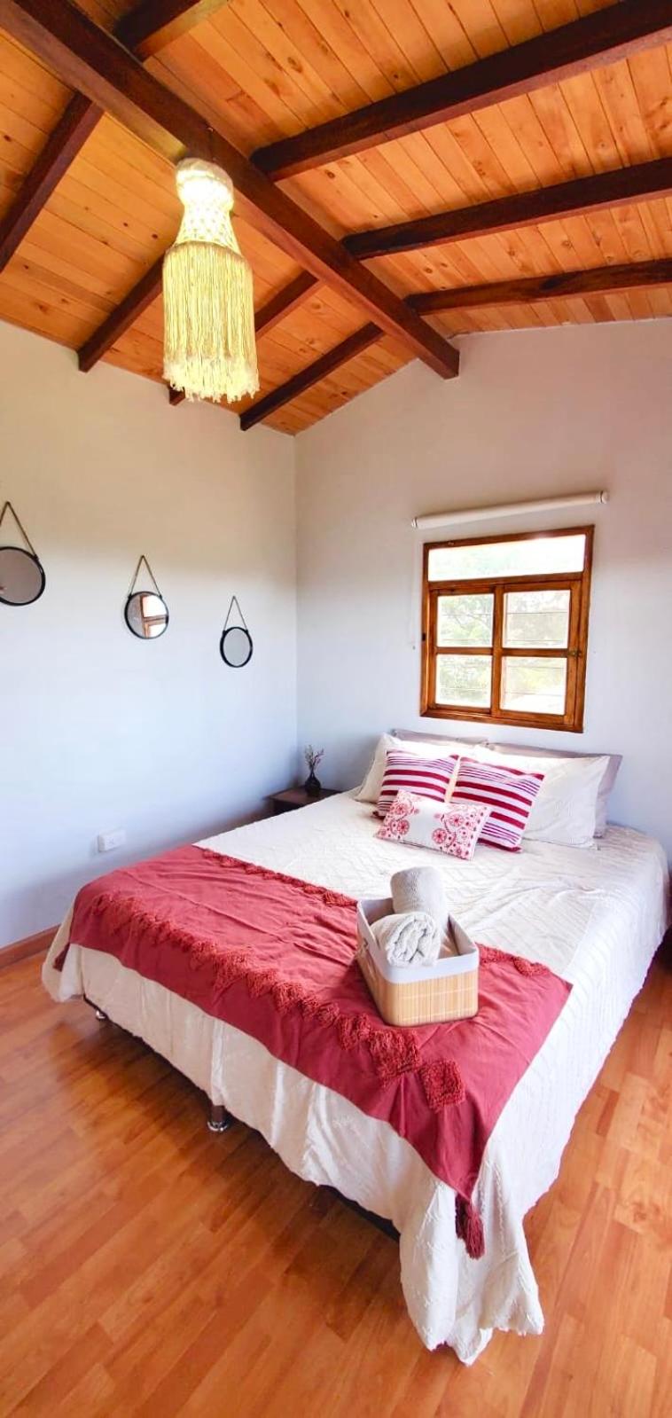 Casa Nyra with Jacuzzi near JMC - Santa Elena