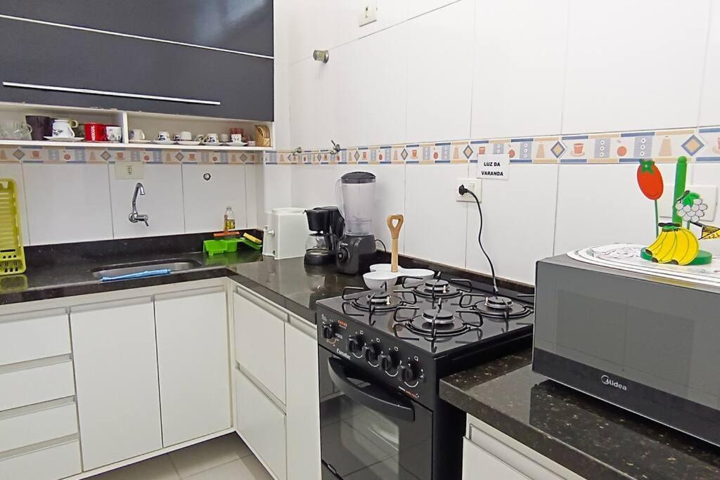 Apto 21 Guarujá Ed Ubatuba 2 suítes