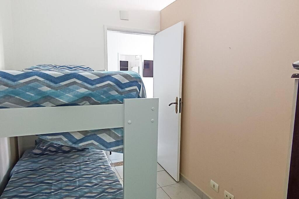 Apto 21 Guarujá Ed Ubatuba 2 suítes