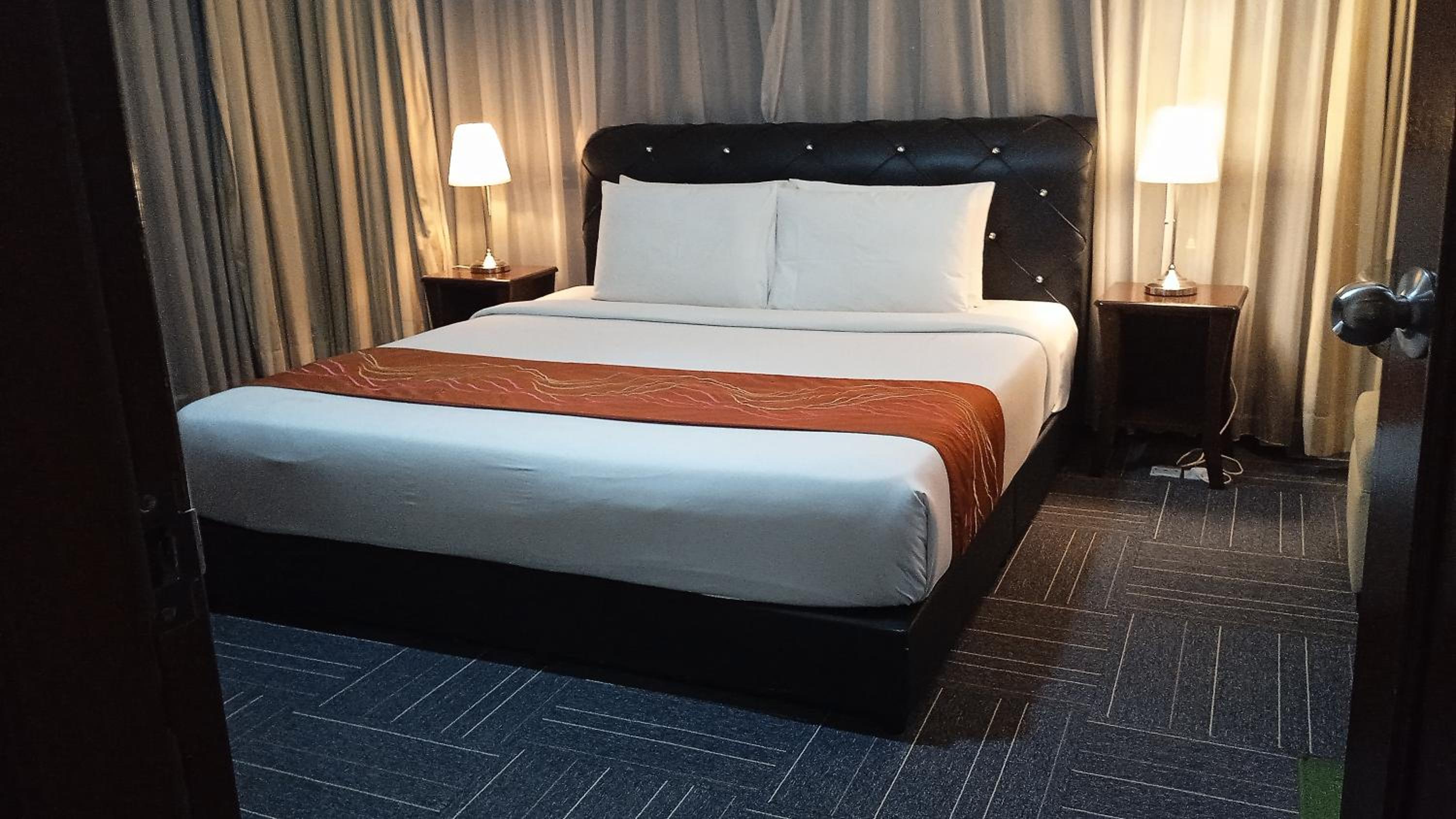 Hotel Bintang Service Suite At Times Square