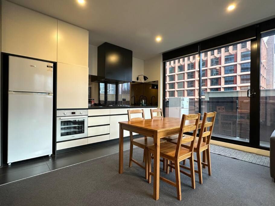 City Central 2BR Retreat on Chinatown Bourke Street