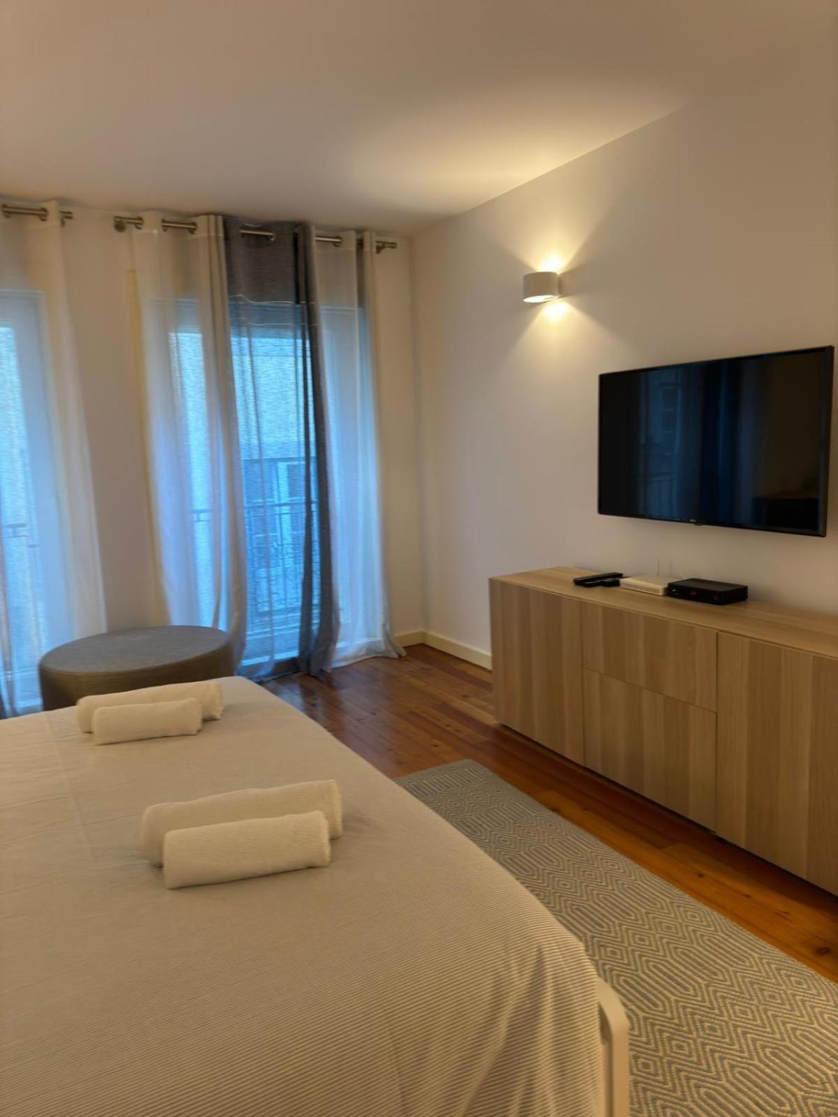 Modern 4-bedroom Apartment in Bairro Alto, Lisbon
