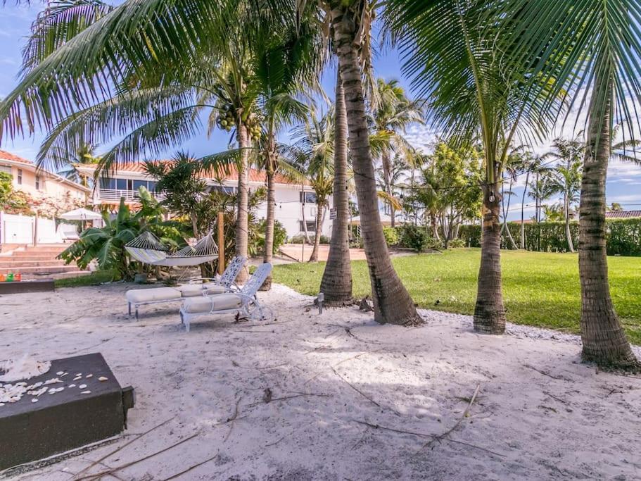 North Miami Beach Waterfront Tropical paradise view 5