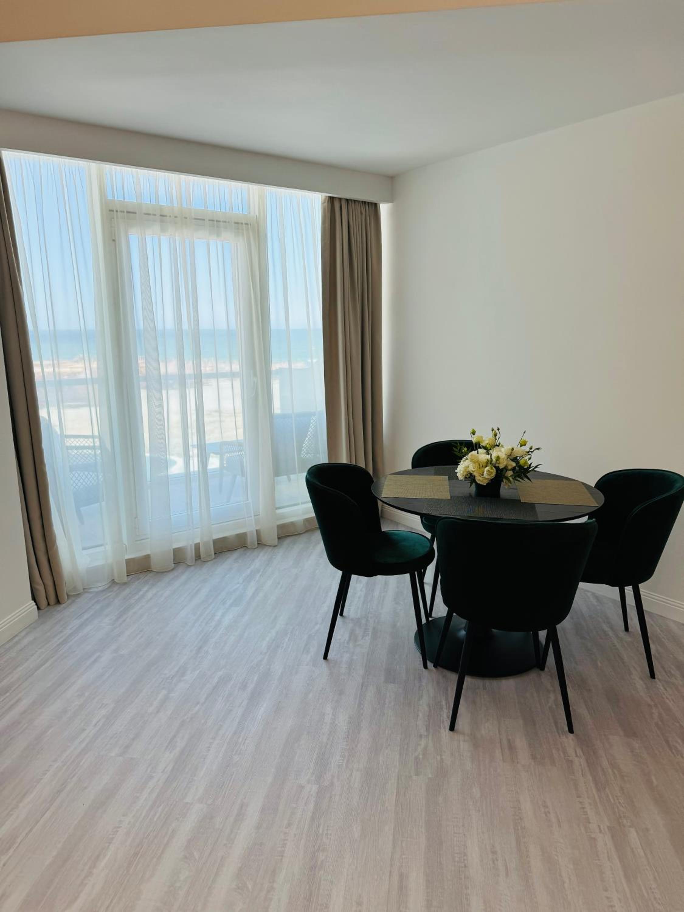 White Sea Apartment Premium Mamaia Nord view 2