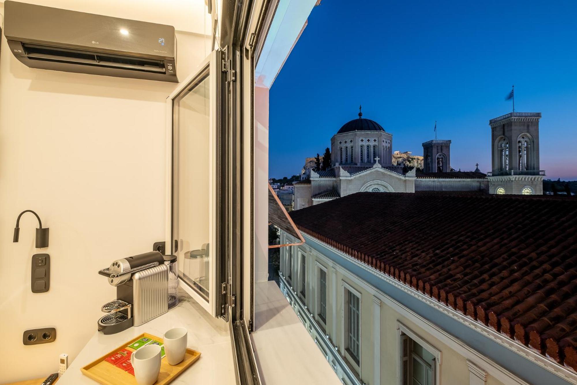 Athensis Acropolis View next to Ermou street!