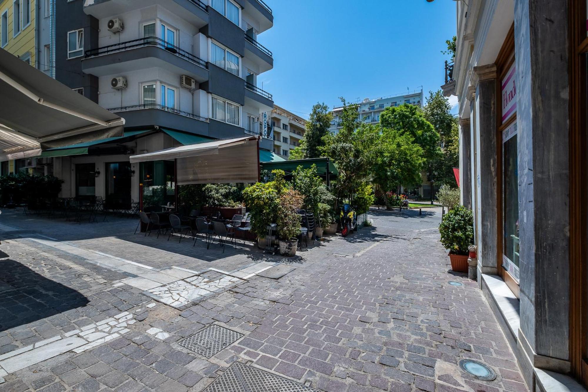 Athensis Acropolis View next to Ermou street!
